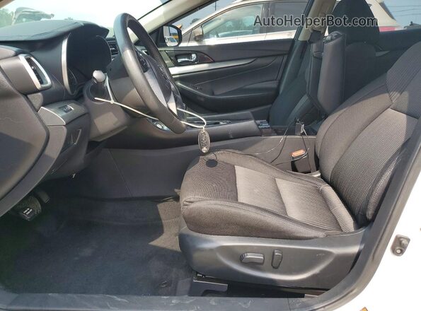 1N4AA6AP6HC440756 2017 NISSAN MAXIMA White Front interior view