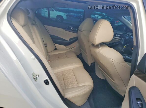 1N4AA6AP8HC420508 2017 NISSAN MAXIMA White უკანა სავარძლების ხედი