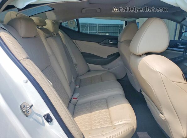 1N4AA6AP8HC442864 2017 NISSAN MAXIMA White უკანა სავარძლების ხედი