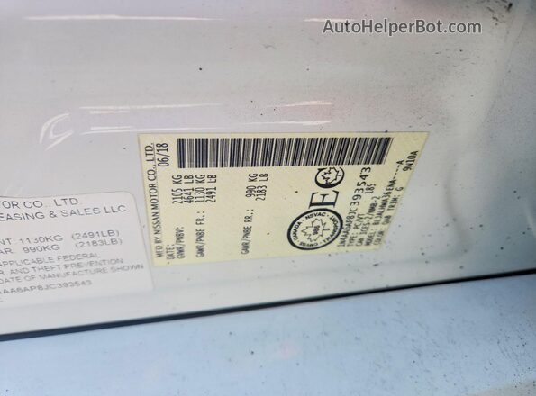 1N4AA6AP8JC393543 2018 NISSAN MAXIMA White Widok komory silnika