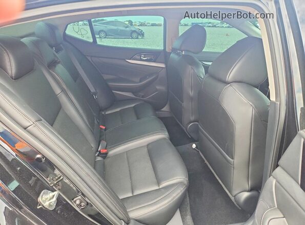 1N4AA6AP9JC405988 2018 NISSAN MAXIMA Black Widok tylnych siedzeń