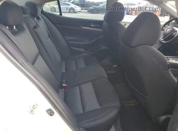 1N4AA6APXGC408374 2016 NISSAN MAXIMA White Widok tylnych siedzeń