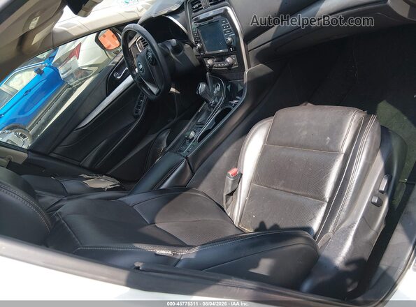 1N4AA6APXGC415020 2016 NISSAN MAXIMA White Front interior view