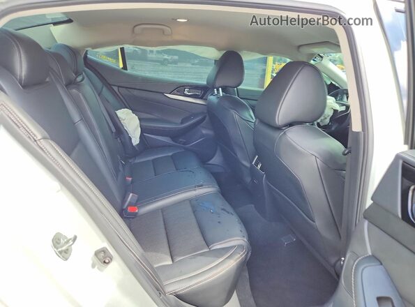 1N4AA6CV1PC504633 2023 NISSAN MAXIMA White Rear seats view