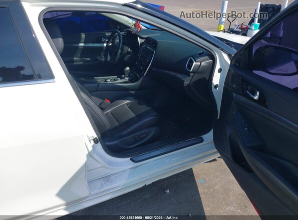 1N4AA6DV2LC380011 2020 NISSAN MAXIMA White Widok wnętrza z przodu