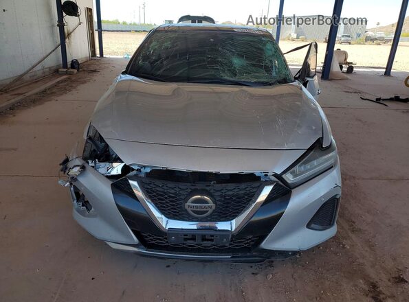 1N4AA6DV9LC374898 2020 NISSAN MAXIMA Серебряный Вид спереди