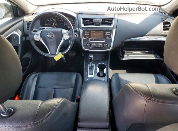 1N4AL3AP0HC100754 2017 NISSAN ALTIMA White Dashboard view