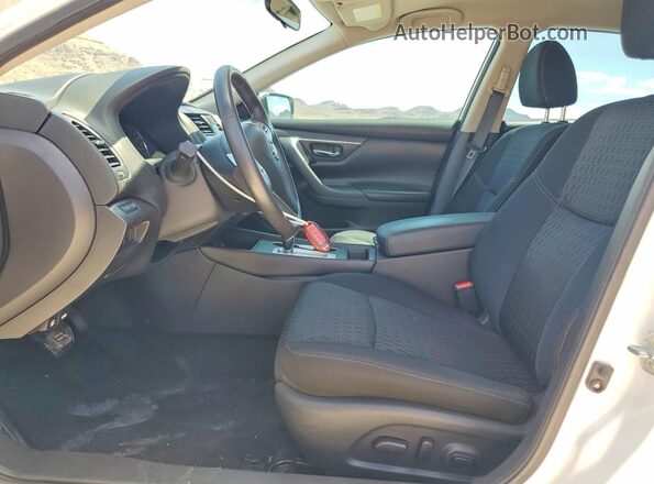 1N4AL3AP0HC124214 2017 NISSAN ALTIMA Белый Вид салона спереди