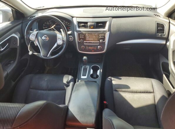 1N4AL3AP0HC221736 2017 NISSAN ALTIMA White Vista del salpicadero