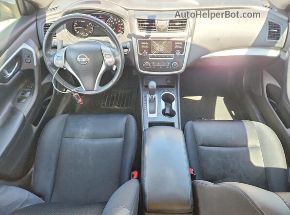 1N4AL3AP0HC244711 2017 NISSAN ALTIMA Gray Dashboard view