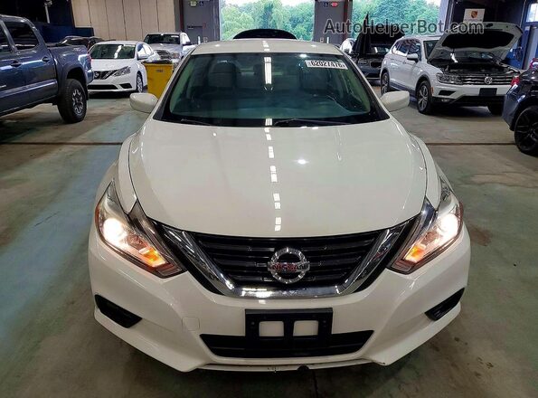 1N4AL3AP0JC138524 2018 NISSAN ALTIMA White Вид спереду
