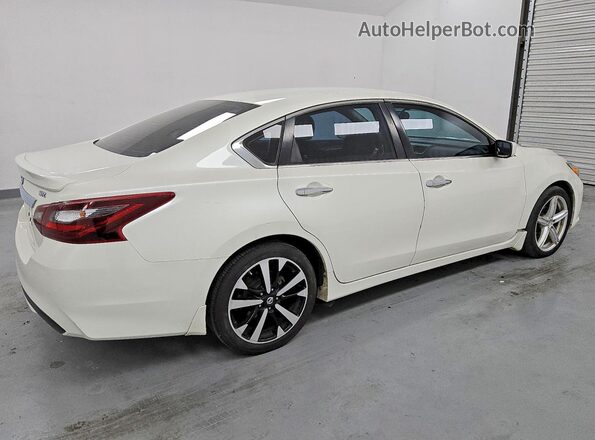 1N4AL3AP0JC138538 2018 NISSAN ALTIMA White Հետևի աջ