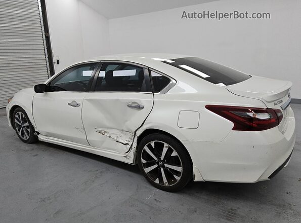 1N4AL3AP0JC138538 2018 NISSAN ALTIMA White 