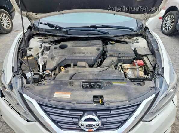 1N4AL3AP0JC140564 2018 NISSAN ALTIMA White Vista interior trasera