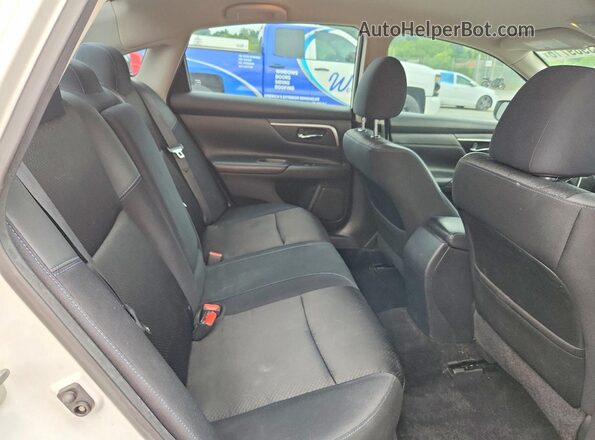 1N4AL3AP0JC140564 2018 NISSAN ALTIMA White Vista de los asientos traseros