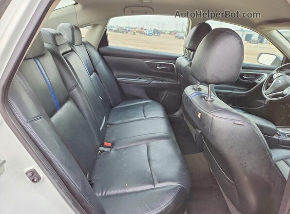 1N4AL3AP0JC161866 2018 NISSAN ALTIMA White Հետևի նստատեղերի տեսք