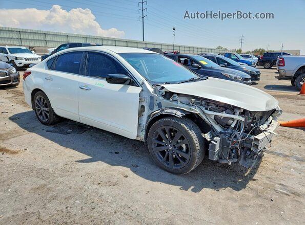 1N4AL3AP0JC258789 2018 NISSAN ALTIMA Белый Передняя правая четверть