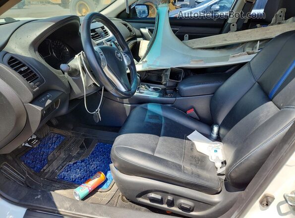1N4AL3AP0JC258789 2018 NISSAN ALTIMA Белый Вид салона спереди
