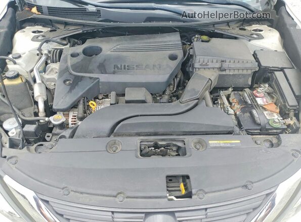 1N4AL3AP1GC292670 2016 NISSAN ALTIMA White Widok wnętrza z tyłu