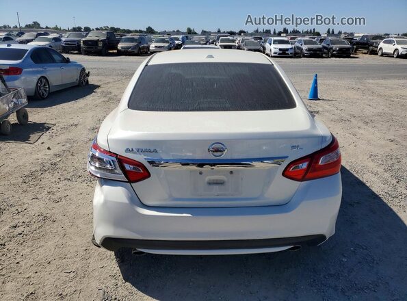 1N4AL3AP1HC162969 2017 NISSAN ALTIMA White Rear view
