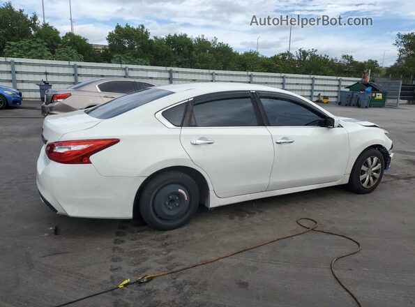 1N4AL3AP1HC292301 2017 NISSAN ALTIMA Белый Вид панели приборов