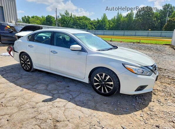 1N4AL3AP1JC171015 2018 NISSAN ALTIMA Белый Передняя правая четверть