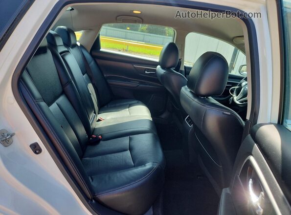 1N4AL3AP1JC171015 2018 NISSAN ALTIMA Белый Вид задних сидений
