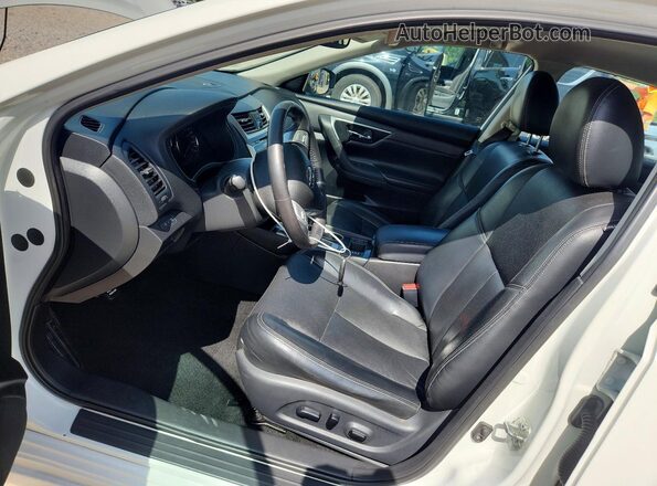 1N4AL3AP1JC171015 2018 NISSAN ALTIMA Белый Вид салона спереди