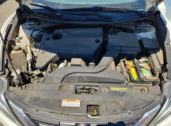 1N4AL3AP2GC212633 2016 NISSAN ALTIMA White Widok wnętrza z tyłu