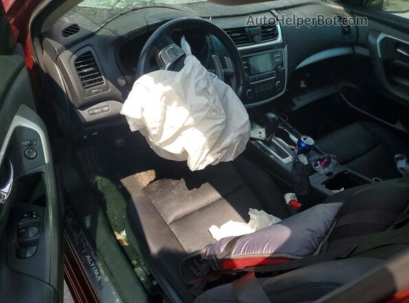 1N4AL3AP2HC232527 2017 NISSAN ALTIMA Красный Вид панели приборов