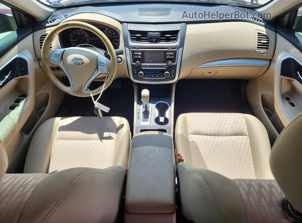 1N4AL3AP2HC252759 2017 NISSAN ALTIMA Red Vista del salpicadero