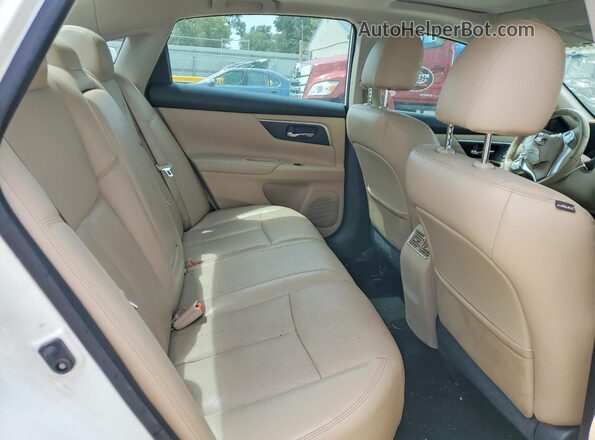 1N4AL3AP2HC476131 2017 NISSAN ALTIMA White Rear seats view