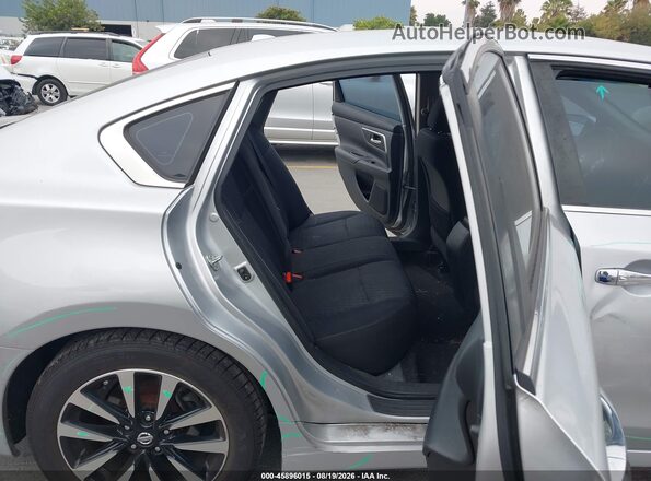 1N4AL3AP2JC262410 2018 NISSAN ALTIMA Silver Widok naklejki z numerem VIN