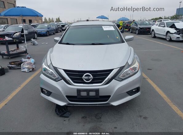 1N4AL3AP2JC262410 2018 NISSAN ALTIMA Silver Widok zestawu wskaźników