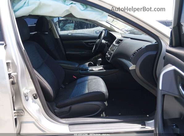 1N4AL3AP2JC271060 2018 NISSAN ALTIMA Silver Front interior view