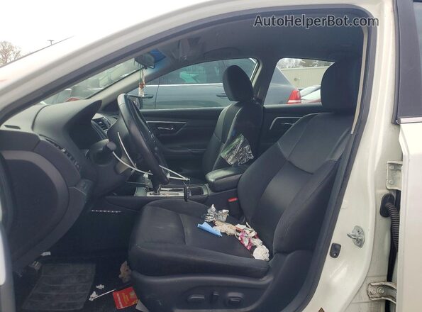1N4AL3AP3GC270332 2016 NISSAN ALTIMA White Front interior view