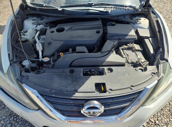 1N4AL3AP3HC118181 2017 NISSAN ALTIMA White Widok wnętrza z tyłu