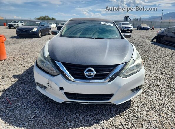 1N4AL3AP3HC118181 2017 NISSAN ALTIMA White Widok z przodu