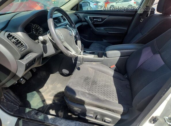 1N4AL3AP3HC118181 2017 NISSAN ALTIMA White Widok wnętrza z przodu