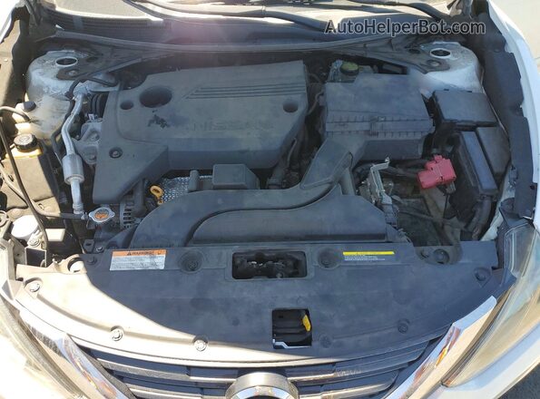 1N4AL3AP3HC175206 2017 NISSAN ALTIMA White Widok wnętrza z tyłu