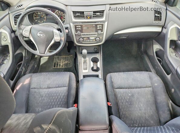 1N4AL3AP3HC205160 2017 NISSAN ALTIMA Серебряный Вид панели приборов