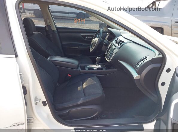 1N4AL3AP3HN334116 2017 NISSAN ALTIMA White Вид салону спереду