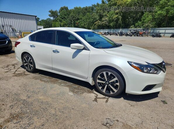 1N4AL3AP3JC118932 2018 NISSAN ALTIMA White Przód prawy