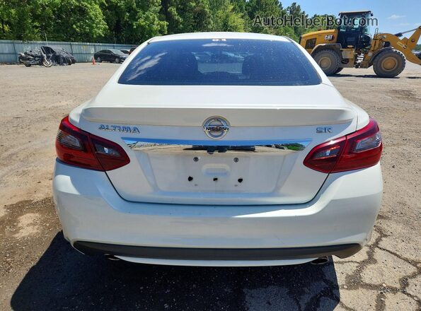 1N4AL3AP3JC118932 2018 NISSAN ALTIMA White Widok z tyłu
