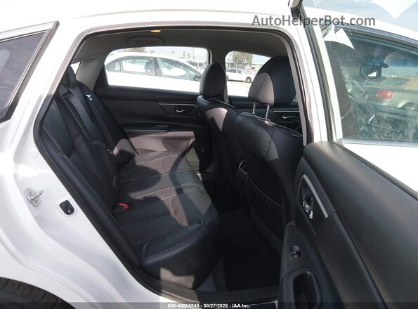 1N4AL3AP3JC157715 2018 NISSAN ALTIMA White VIN კოდის სტიკერის ხედი