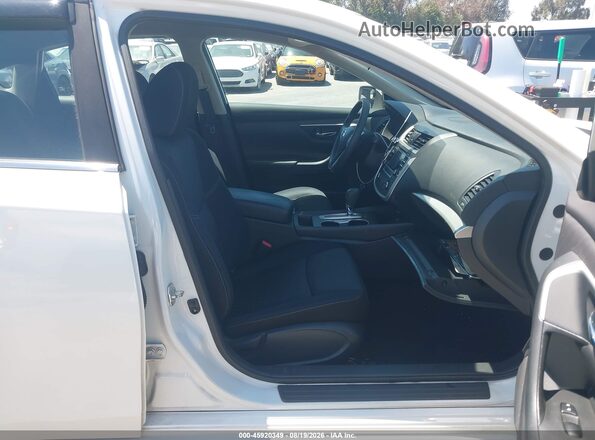 1N4AL3AP3JC161862 2018 NISSAN ALTIMA White Widok wnętrza z przodu