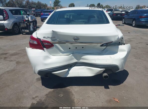 1N4AL3AP3JC161862 2018 NISSAN ALTIMA White Widok z przodu