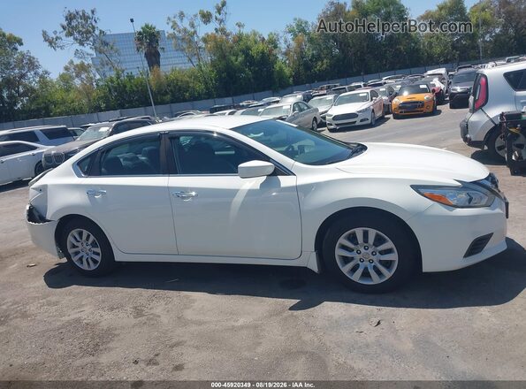 1N4AL3AP3JC161862 2018 NISSAN ALTIMA White Widok wnętrza 360 stopni