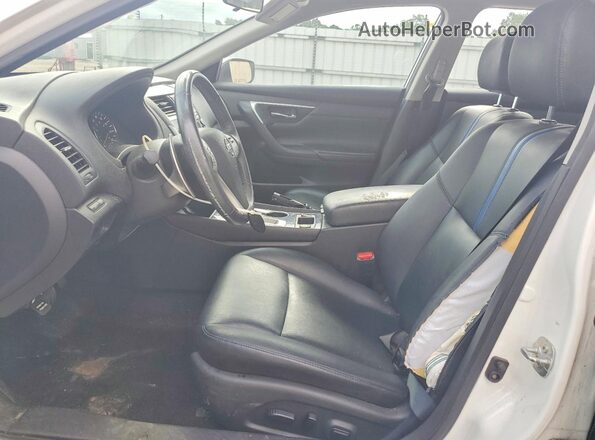 1N4AL3AP3JC294332 2018 NISSAN ALTIMA White Front interior view