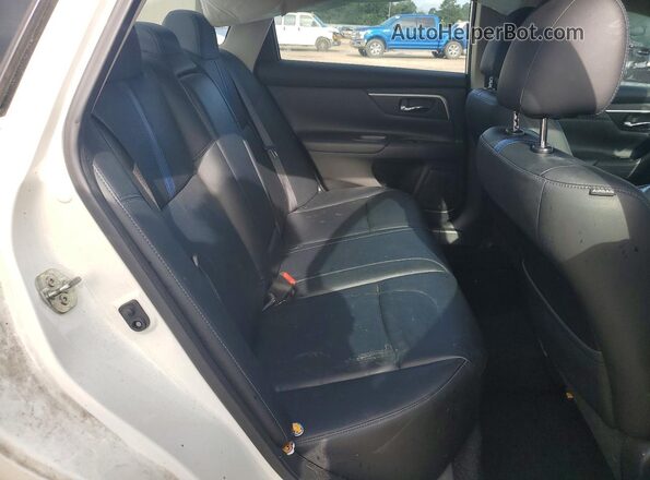 1N4AL3AP3JC294332 2018 NISSAN ALTIMA White Rear seats view